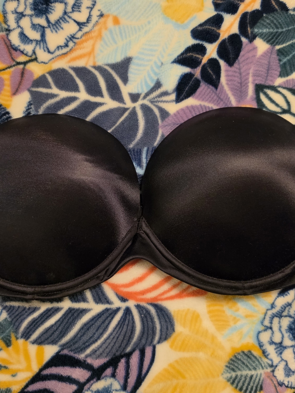 Victoria's Secret Black Strapless Smooth Bra
